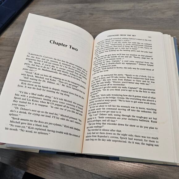 Star Trek Strangers From the Sky Hardcover Book Vintage 80s Science Fiction - Picture 11 of 12